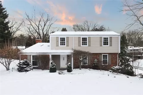 2453 Southvue Dr, Pittsburgh, PA 15241