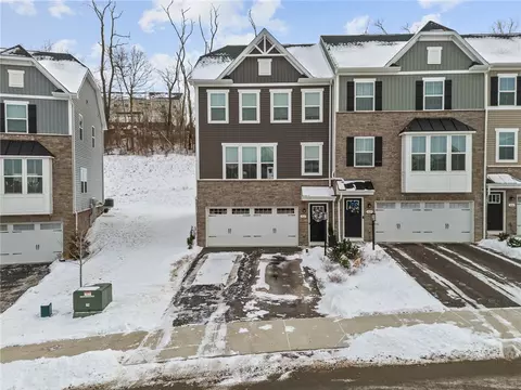 462 Greenwood Dr, Canonsburg, PA 15317