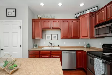 572 E Vanderbilt Dr, Mars, PA 16046 photo 13