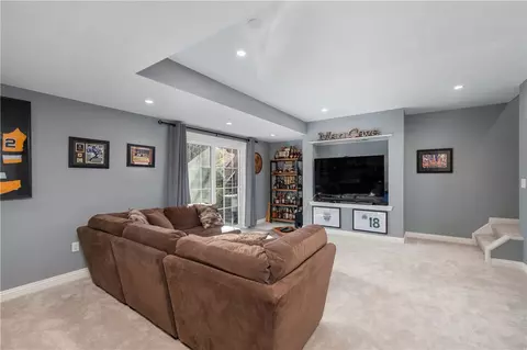 572 E Vanderbilt Dr, Mars, PA 16046 photo 24