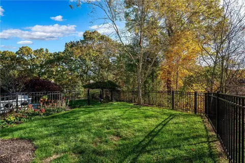 572 E Vanderbilt Dr, Mars, PA 16046 photo 32