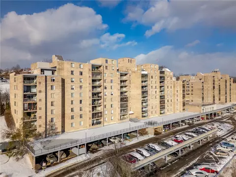 2160 Greentree Rd #508W, Pittsburgh, PA 15220