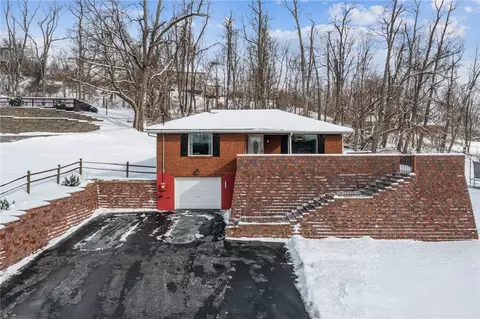 202 Sandy Hill Rd, Irwin, PA 15642