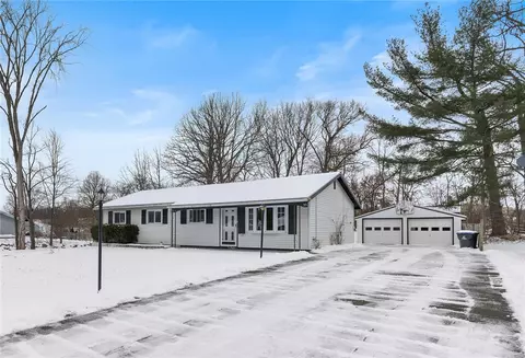 97 Robinhood Dr, Cranberry Township, PA 16066