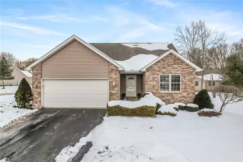 3011 Kaitlin Ct, Hermitage, PA 16148
