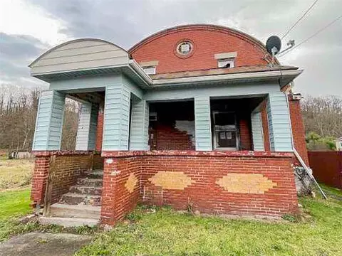 142 Main St, Smithton, PA 15479
