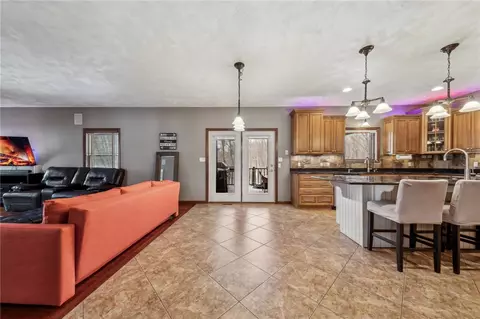 12446 Carmichael Cir, Irwin, PA 15642 photo 4