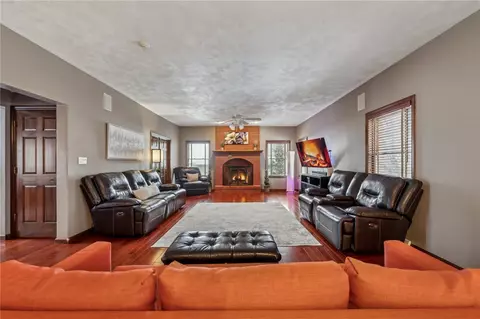 12446 Carmichael Cir, Irwin, PA 15642 photo 12