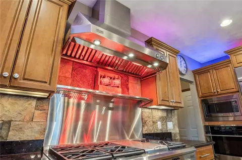 12446 Carmichael Cir, Irwin, PA 15642 photo 8