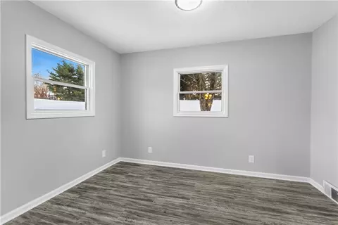 Bedroom - 428 Mars Rd, Mars, PA 16046 photo 1 of 7