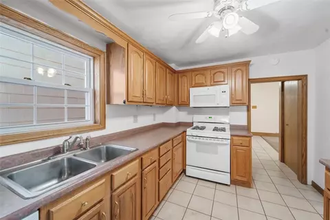 308 Beech St, Vandergrift, PA 15690 photo 14