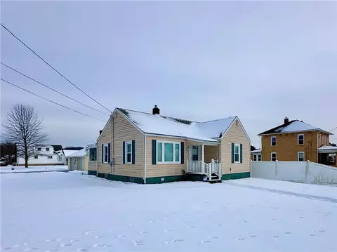 300 Martin Ave, Ellwood City, PA 16117