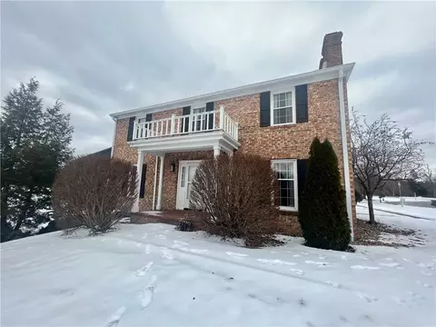 318 Windsor Rdg #11, New Castle, PA 16105