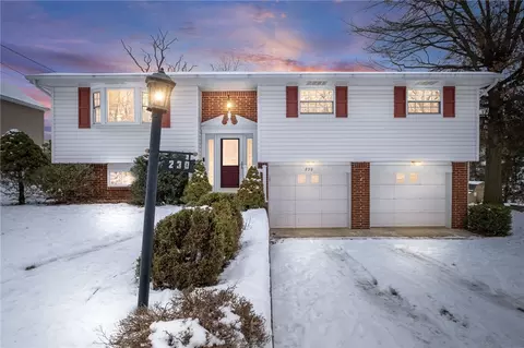 230 Mcjunkin Rd, Pittsburgh, PA 15239