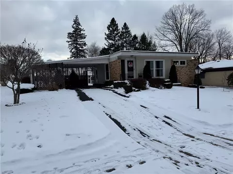 130 Edgewood Ave, New Castle, PA 16105