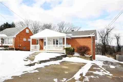 165 Woodridge Dr, Carnegie, PA 15106