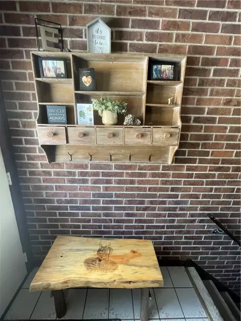 Entry Way - 1022 Monaca Rd, Monaca, PA 15061 photo 2 of 4