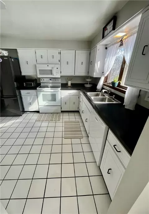 Kitchen - 1022 Monaca Rd, Monaca, PA 15061 photo 2 of 3