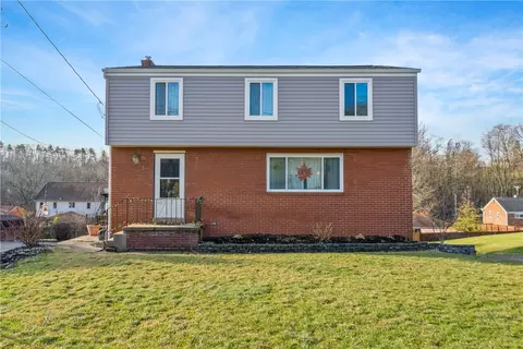 892 Fredericka Dr, Pittsburgh, PA 15236