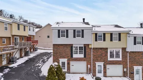 2 Walnut Ct, Pittsburgh, PA 15238
