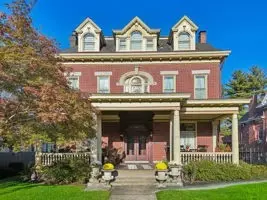 1025 N Highland, Pittsburgh, PA 15206