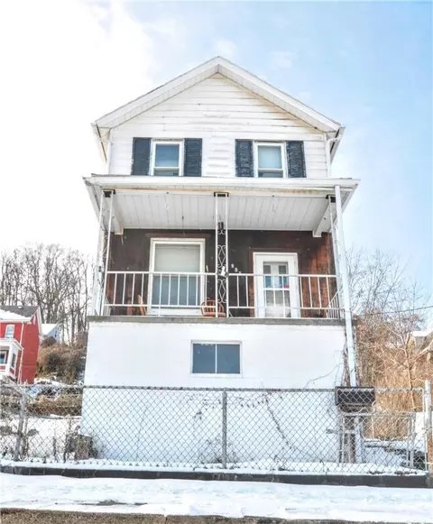 905 Lincoln Ave, Charleroi, PA 15022