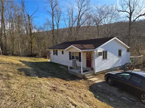122 Havers Hill Rd, Jefferson, PA 15344