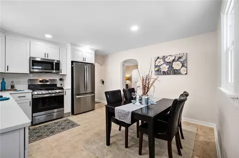 243 Eastern Dr, New Kensington, PA 15068 photo 7