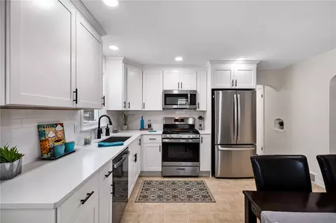 243 Eastern Dr, New Kensington, PA 15068 photo 8