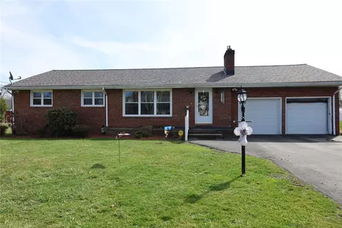 25 W Elizabeth St, New Castle, PA 16105