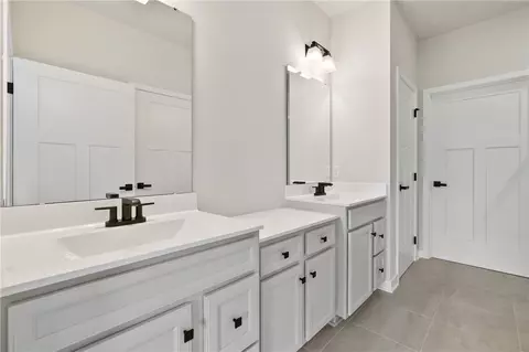 Bath - 113 Olivia Dr, Eighty Four, PA 15330 photo 2 of 4