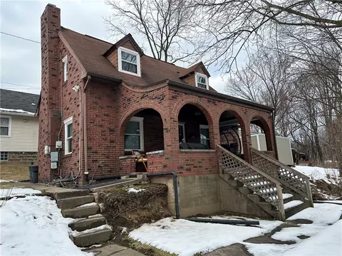 2326 Leechburg Rd, Penn Hills, PA 15235