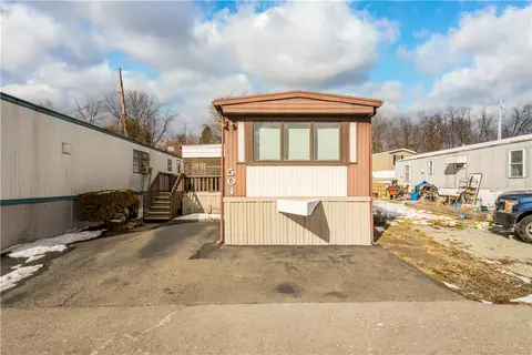 504 Will Ln, Pittsburgh, PA 15236 photo 2