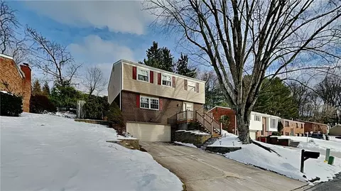 125 Hetherton Dr, Pittsburgh, PA 15237