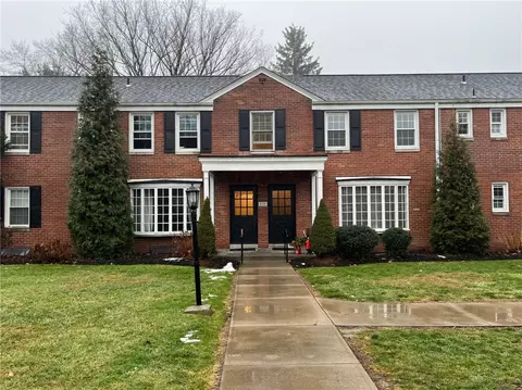 838 Thorn St #35, Sewickley, PA 15143