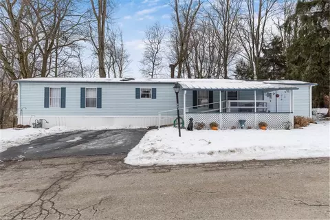 423 Perry Cir, Cranberry Township, PA 16066
