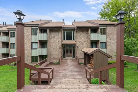 3 C2 Mountain Villas Dr, Champion, PA 15622