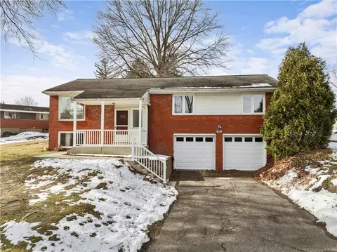 204 Highway View Dr, Mcmurray, PA 15317