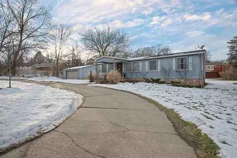 2746 Noblestown, Pittsburgh, PA 15205
