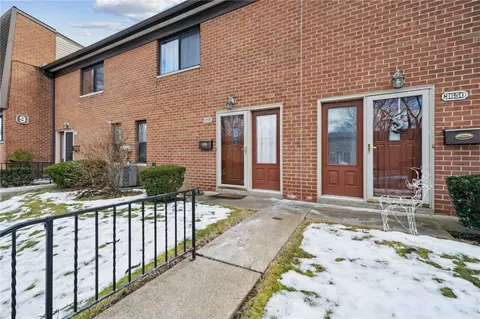 3652 Allendale Cir, Pittsburgh, PA 15204