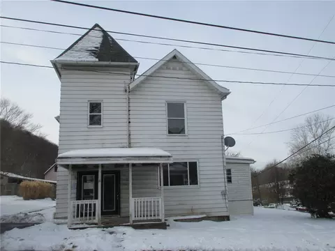 110 Main St, Mount Morris, PA 15349