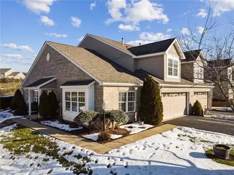 3030 Ironwood Cir, Jeannette, PA 15644