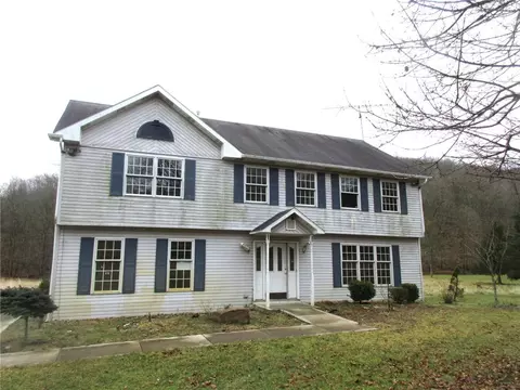 328 Chapel Hill Rd, Claysville, PA 15323