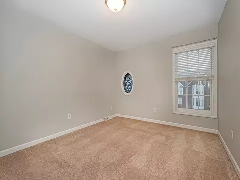 Bedroom - 533 E Vanderbilt Dr, Mars, PA 16046 photo 4 of 5