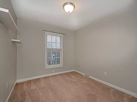 Bedroom - 533 E Vanderbilt Dr, Mars, PA 16046 photo 2 of 5