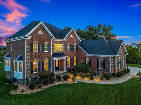 308 Longmore Dr, Mars, PA 16046