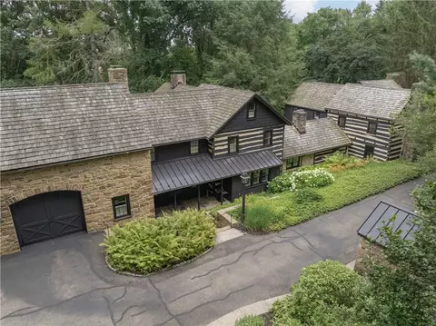 9 Trillium Ln, Pittsburgh, PA 15238