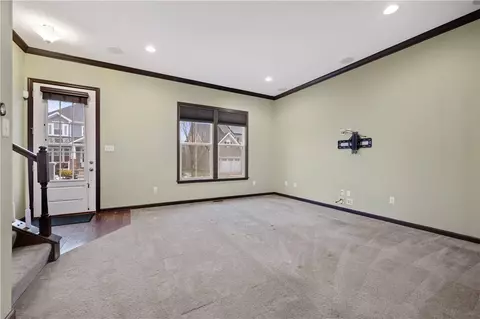 802 Oneida Cir, Mars, PA 16046 photo 4