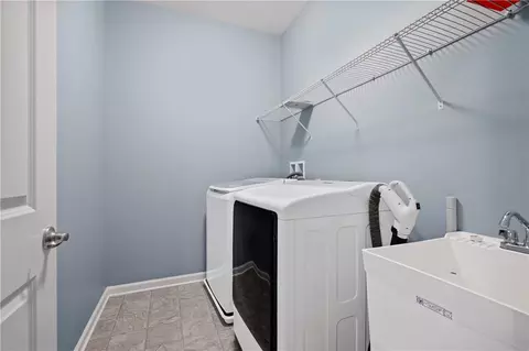 802 Oneida Cir, Mars, PA 16046 photo 24