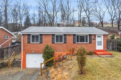 765 Center Rd, Pittsburgh, PA 15239